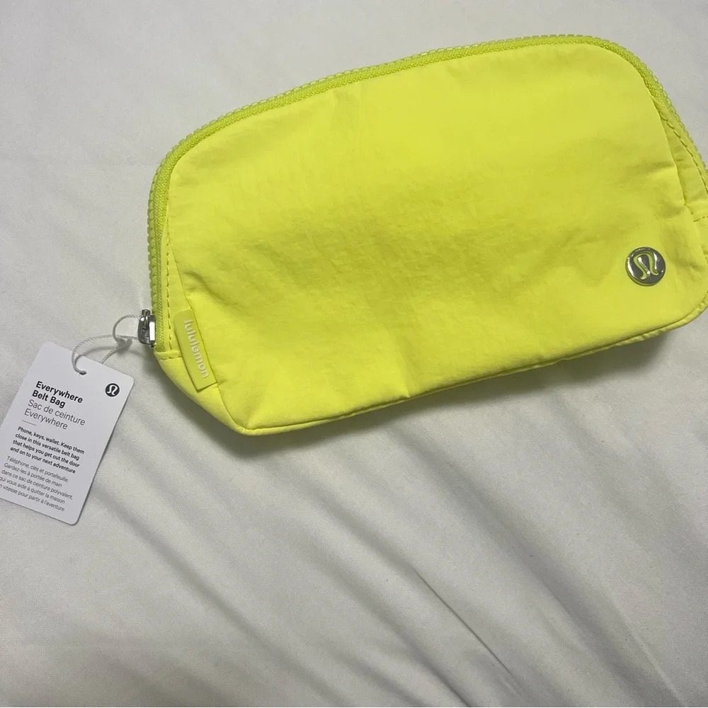 🆕 Lululemon Everywhere Belt Bag - Electric Lemon